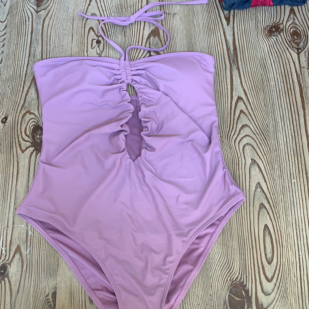 Cupshe one piece blush swimsuit size L NEW NWT ties around neck cut out A+ color
